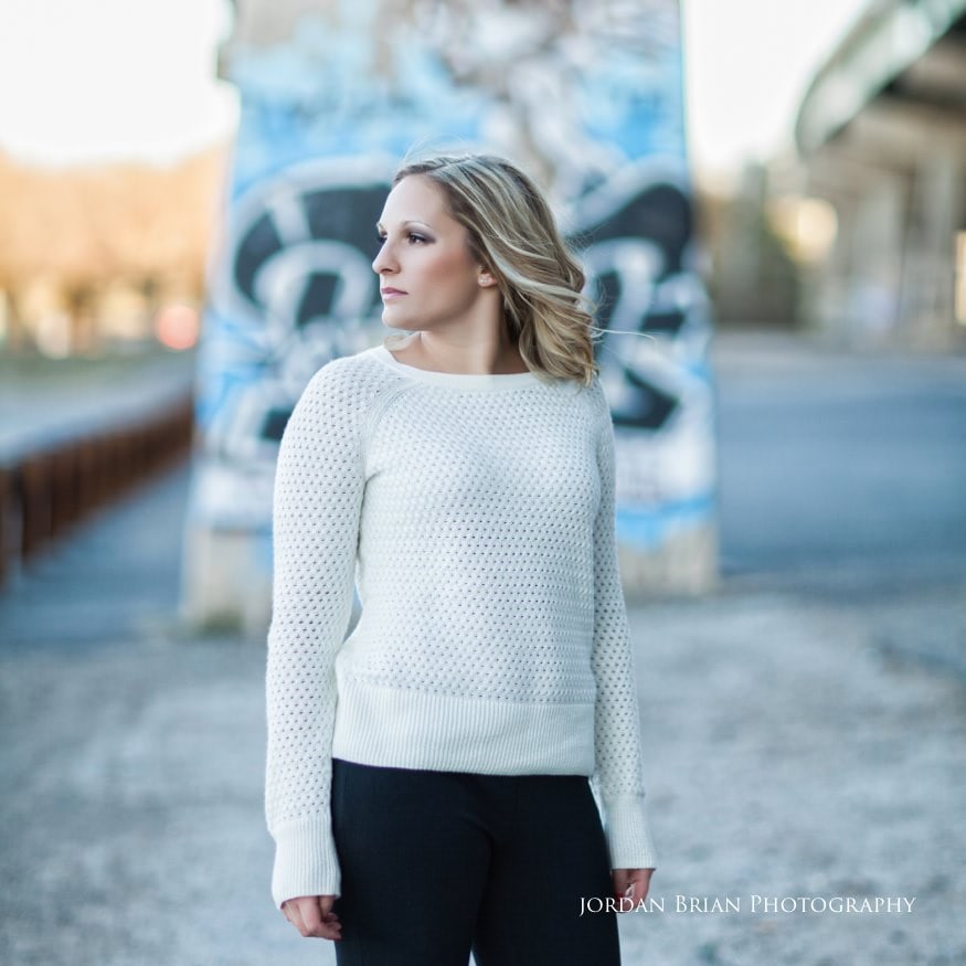 bride infront of graffiti at fdr park engagement session