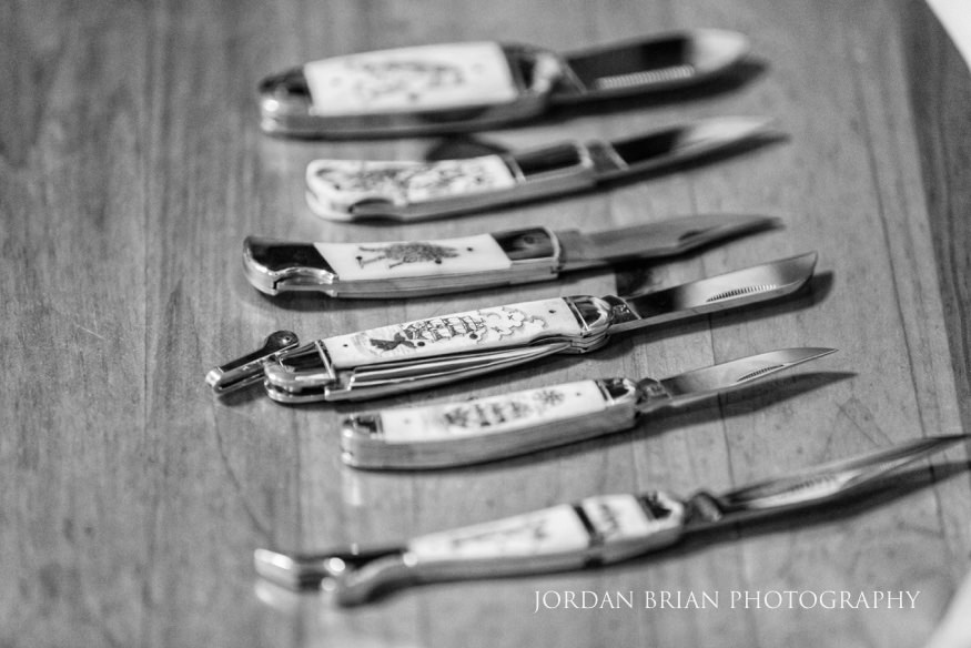 groom's pocket knife gift to groomsmen