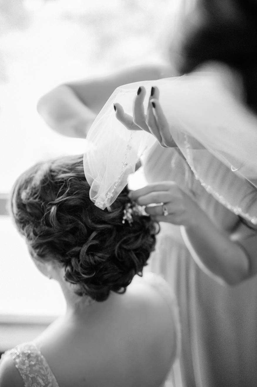 Bride getting ready before Pen Ryn wedding.