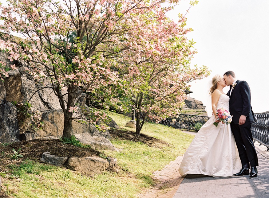 Bride and groom wedding portraits at Philadelphia Art Museum.