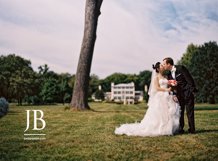 Belle Voir Manor Wedding bride and groom portrait