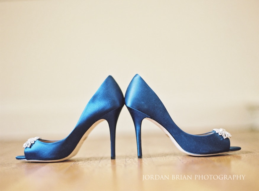 detail of brides shoe's