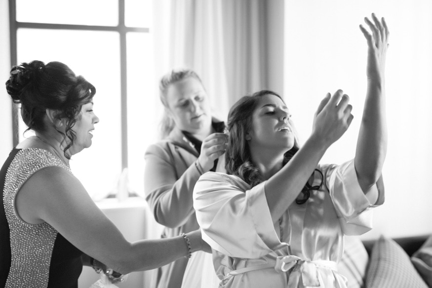 Bride getting ready at the Notary Hotel in Philadelphia.