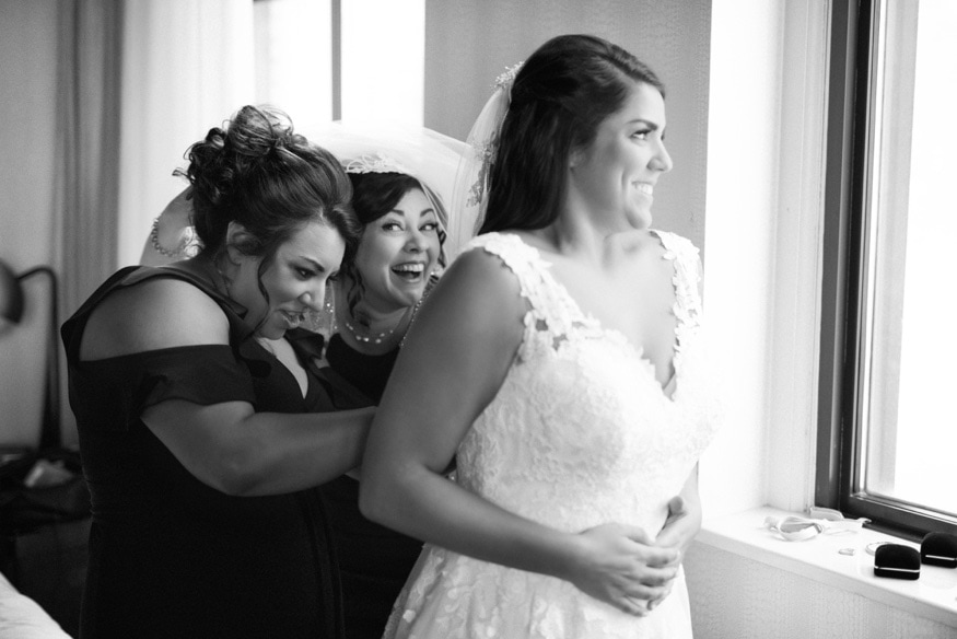 Bride getting ready at the Notary Hotel in Philadelphia.