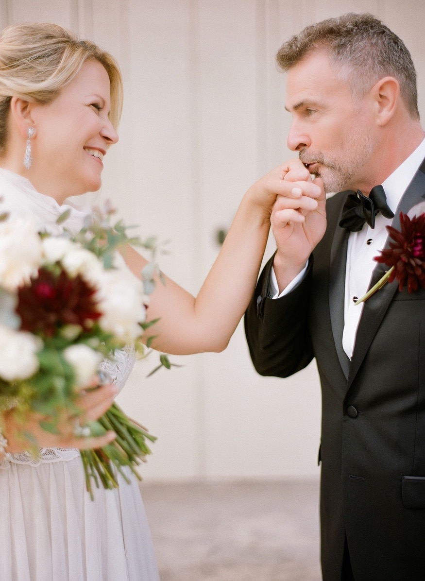 Bride & Groom portraits in Old City before Museum of American Revolution wedding.