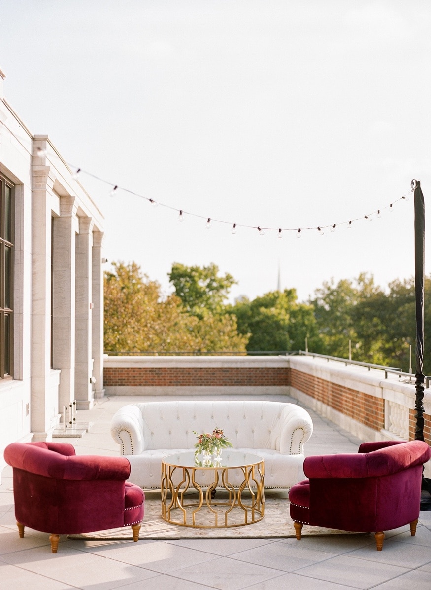 Decor and flowers by DFW Event Design at American Revolution Museum wedding.