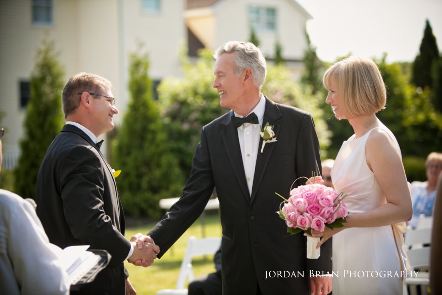 Yvonne and Bryan take their first dance at Valenzano Winery