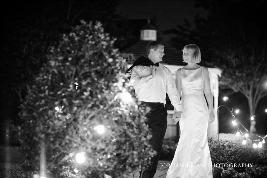 Reception dancing at Yvonne and Bryan's Valenzano Winery wedding, photograph 31