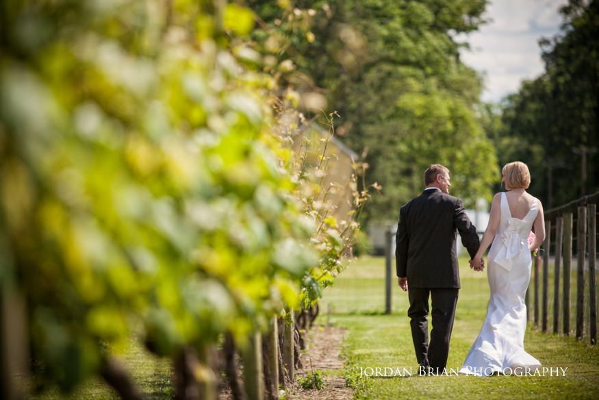 Romantic portrait of Yvonne and Bryan at Valenzano Winery