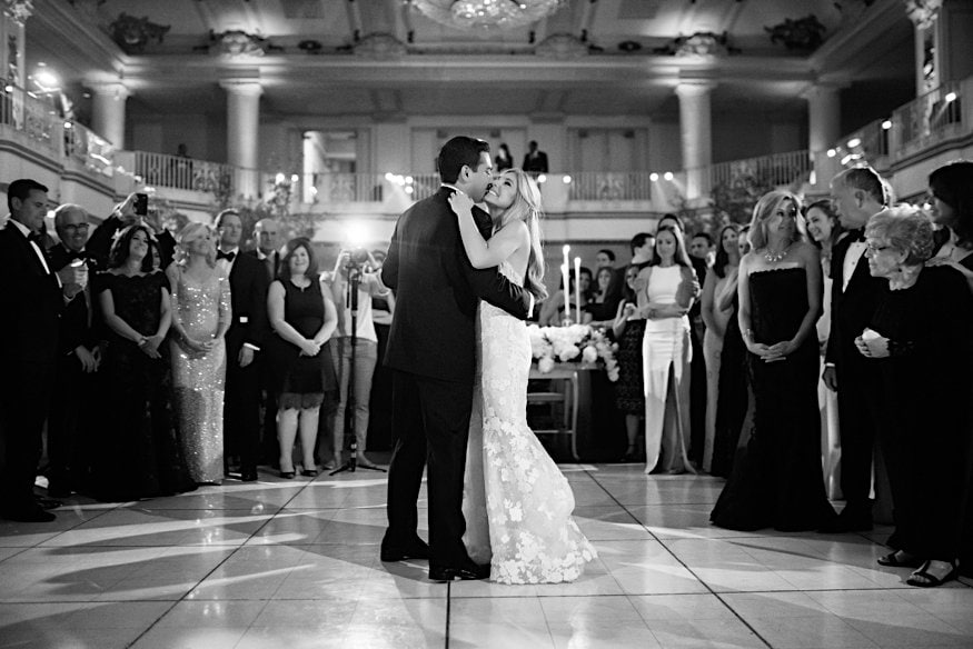 bellevue wedding first dance couple