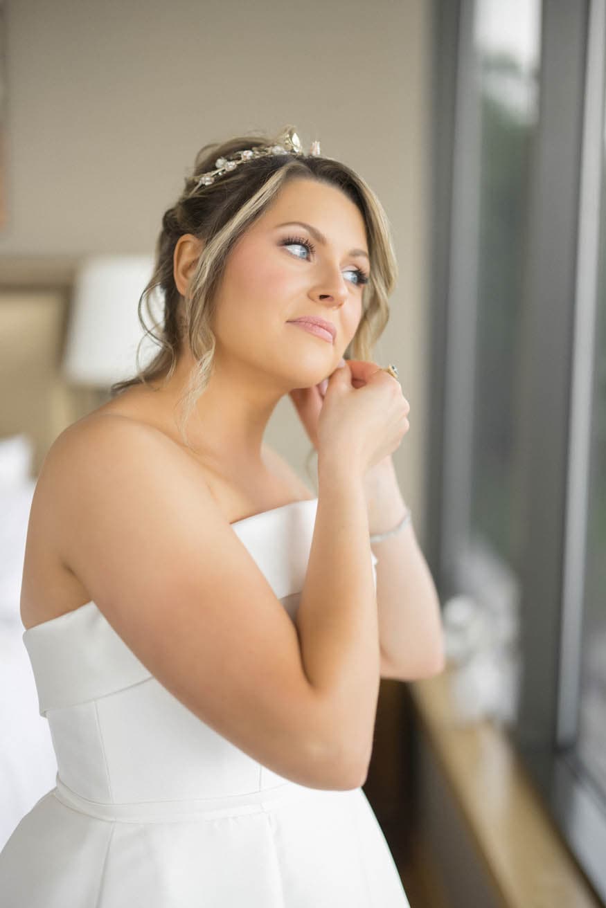 Bride with bridesmaids getting ready Lambertville Inn