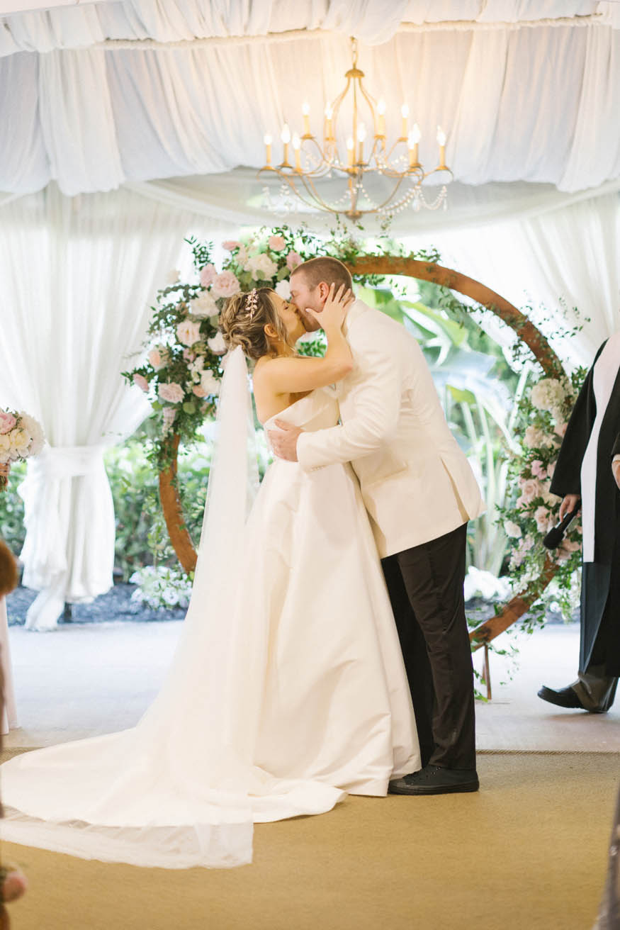 Bride Groom Kiss Ceremony Lambertville Inn Wedding