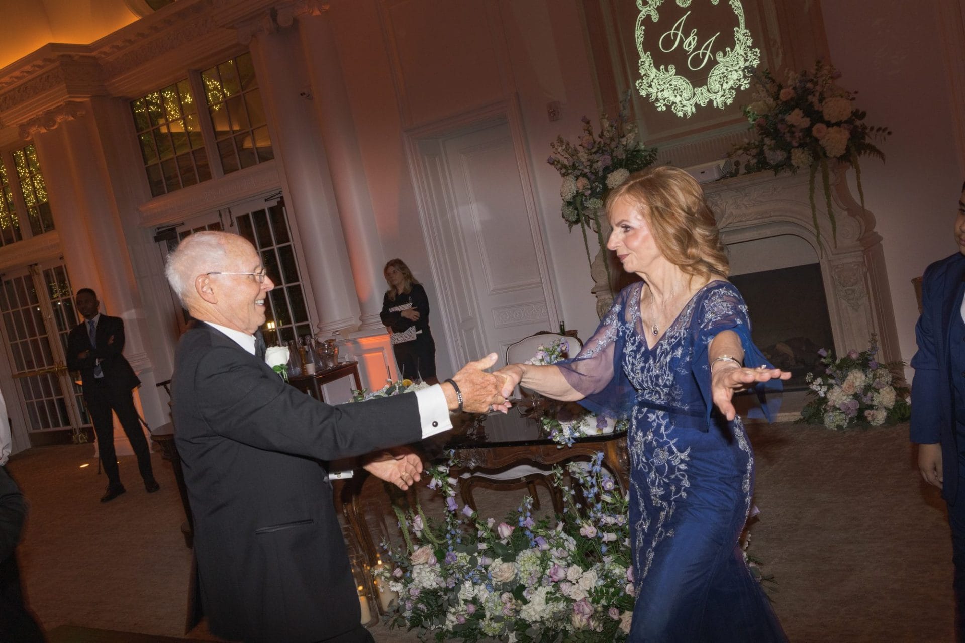 Janelle and Jim's first dance at Park Chateau Estate
