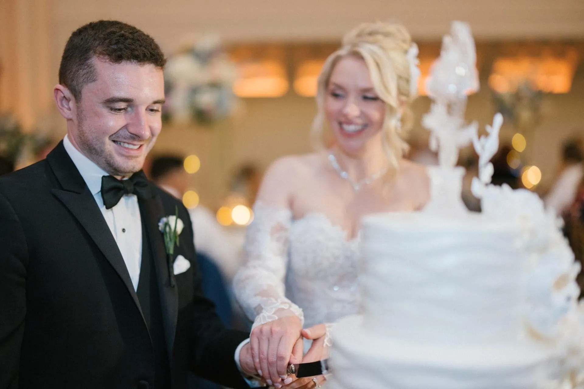 Janelle and Jim's first dance at Park Chateau Estate