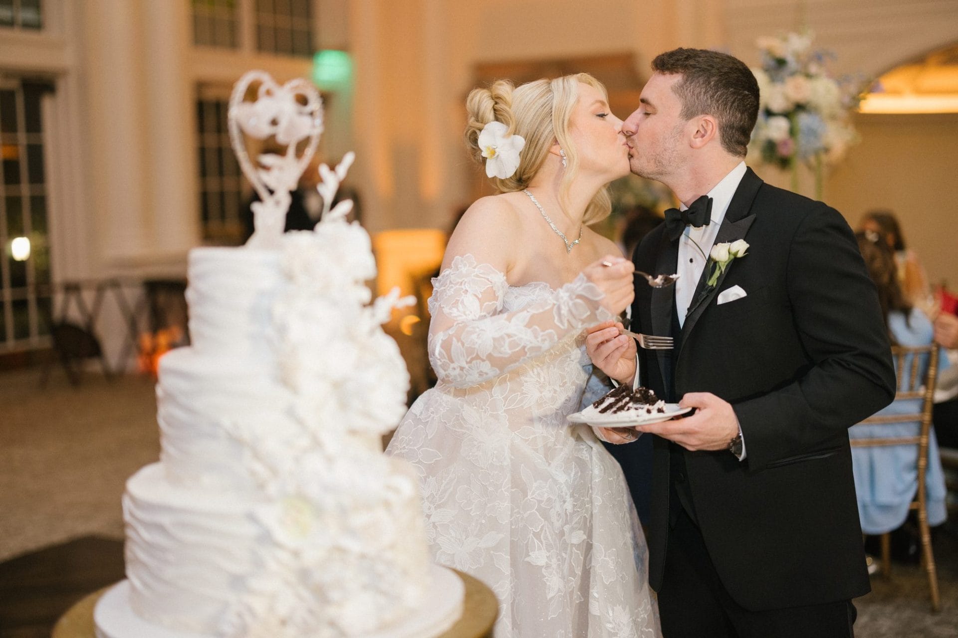 Janelle and Jim's first dance at Park Chateau Estate