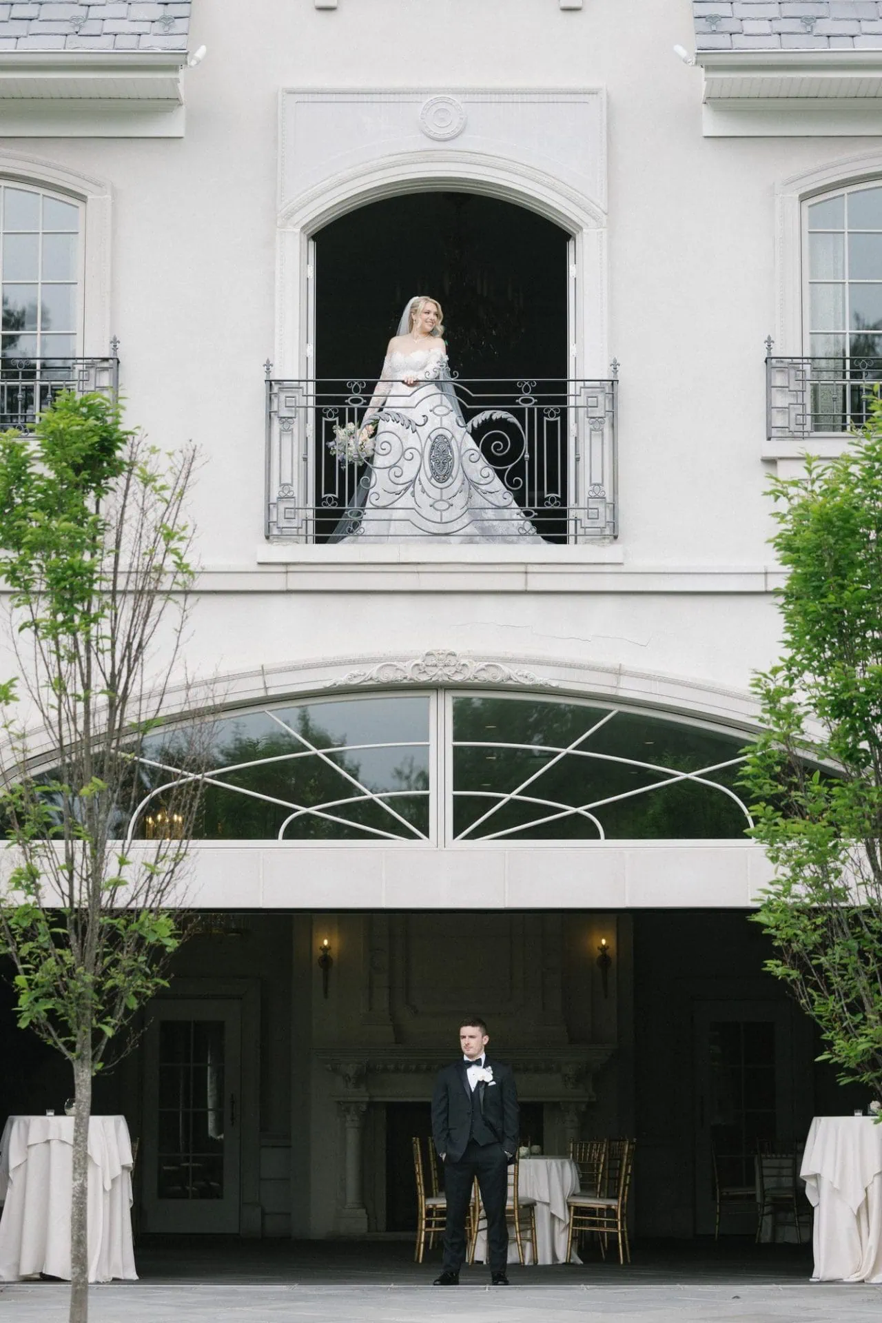 Janelle and Jim's first look in the Park Chateau gardens
