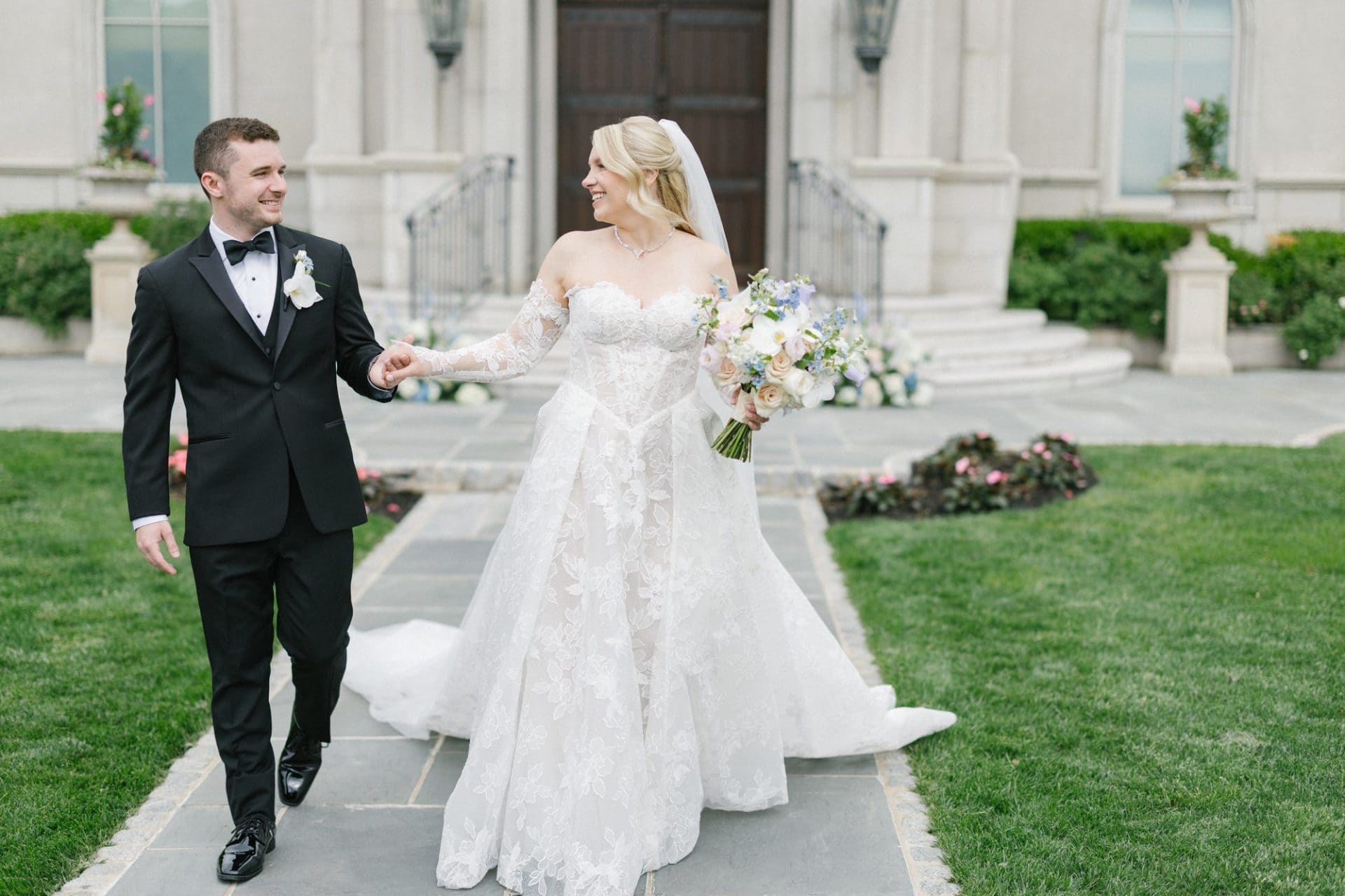 Janelle and Jim's couple portraits across Park Chateau Estate