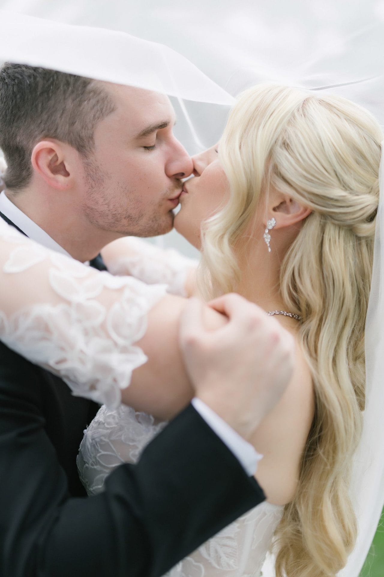 Janelle and Jim's couple portraits across Park Chateau Estate