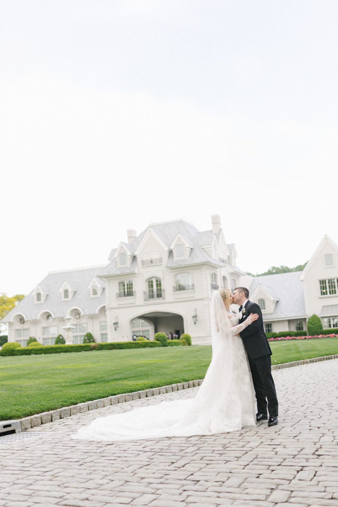 Janelle and Jim's couple portraits across Park Chateau Estate